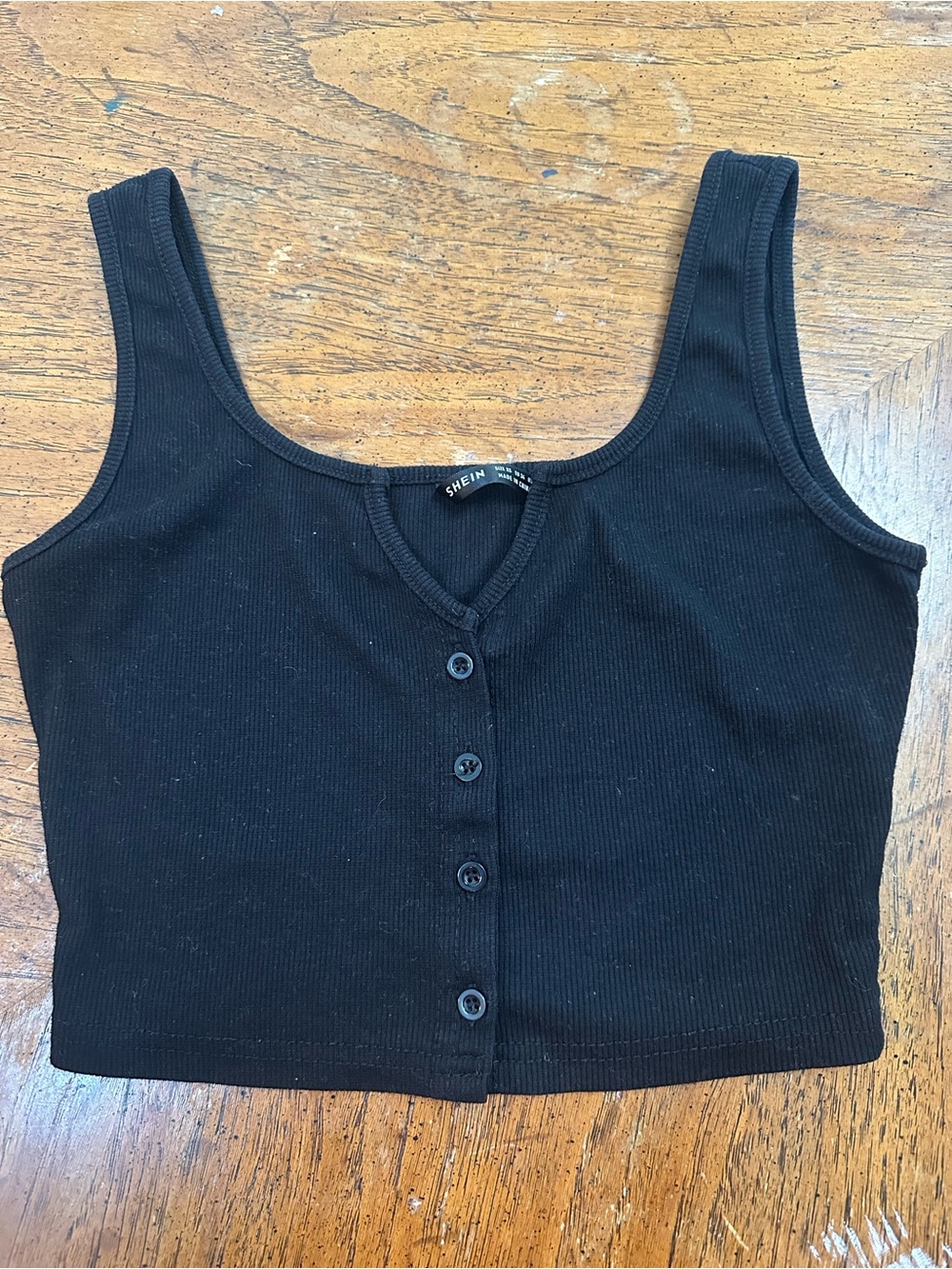 SHEIN Black Ribbed Button-Front Crop Tank Top